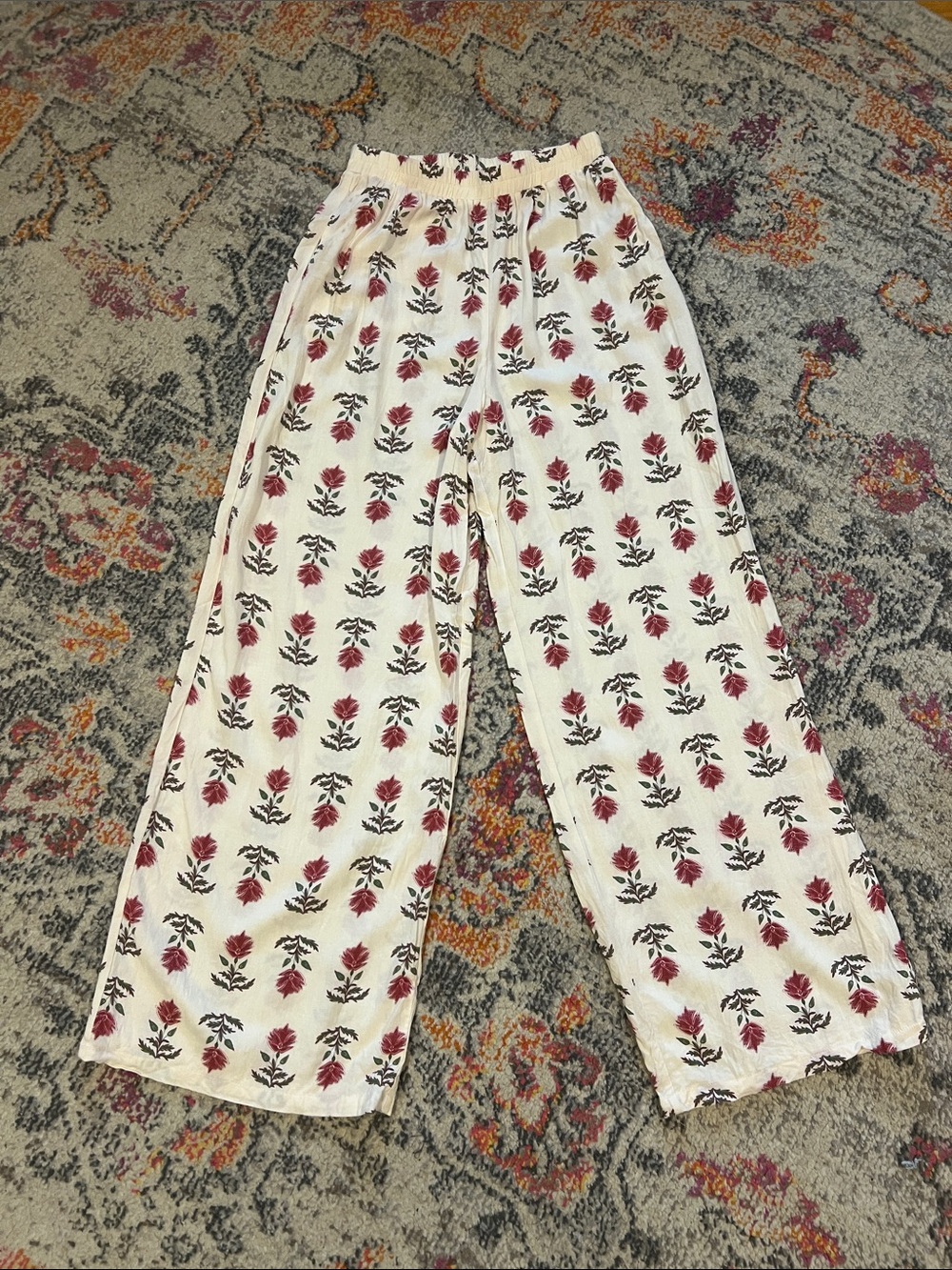 VRG GRL Wide-Leg Cream Pants